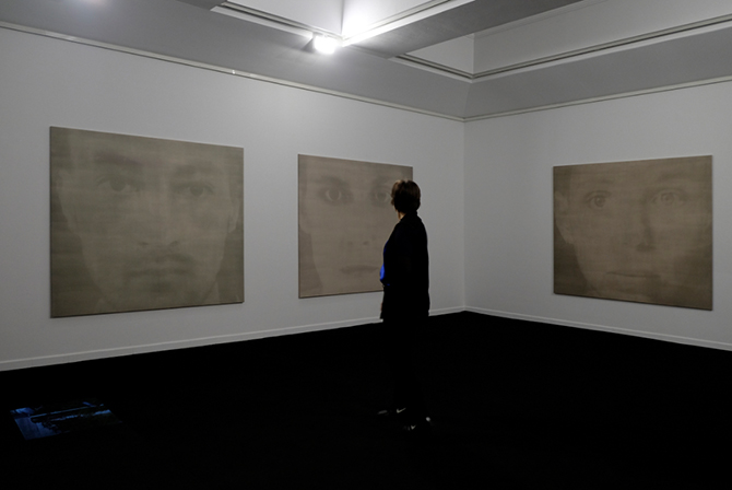 blurred memory, Ausstellung, Fineartprint, Buchedition, Dmwuergert, Doris Wuergert, Doris Maximiliane Würgert, Kunst, Fotografie, Video, Grafik, Kallmann-Preis, Kallmann Museum, Gummidrucke, Portraits, Porträts, Stephanie Weber